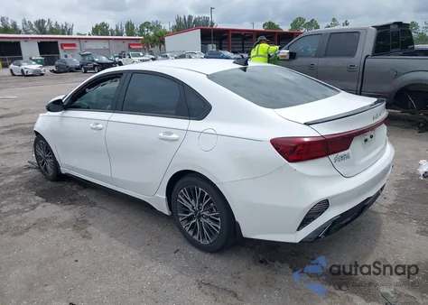 2024 Kia Forte Gt-Line z USA, uszkodzony, nr VIN 3KPF54AD7RE805261